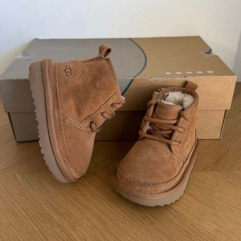 UGG Neumel II ‘Chestnut’ Toddler Boots- SZ 6 C